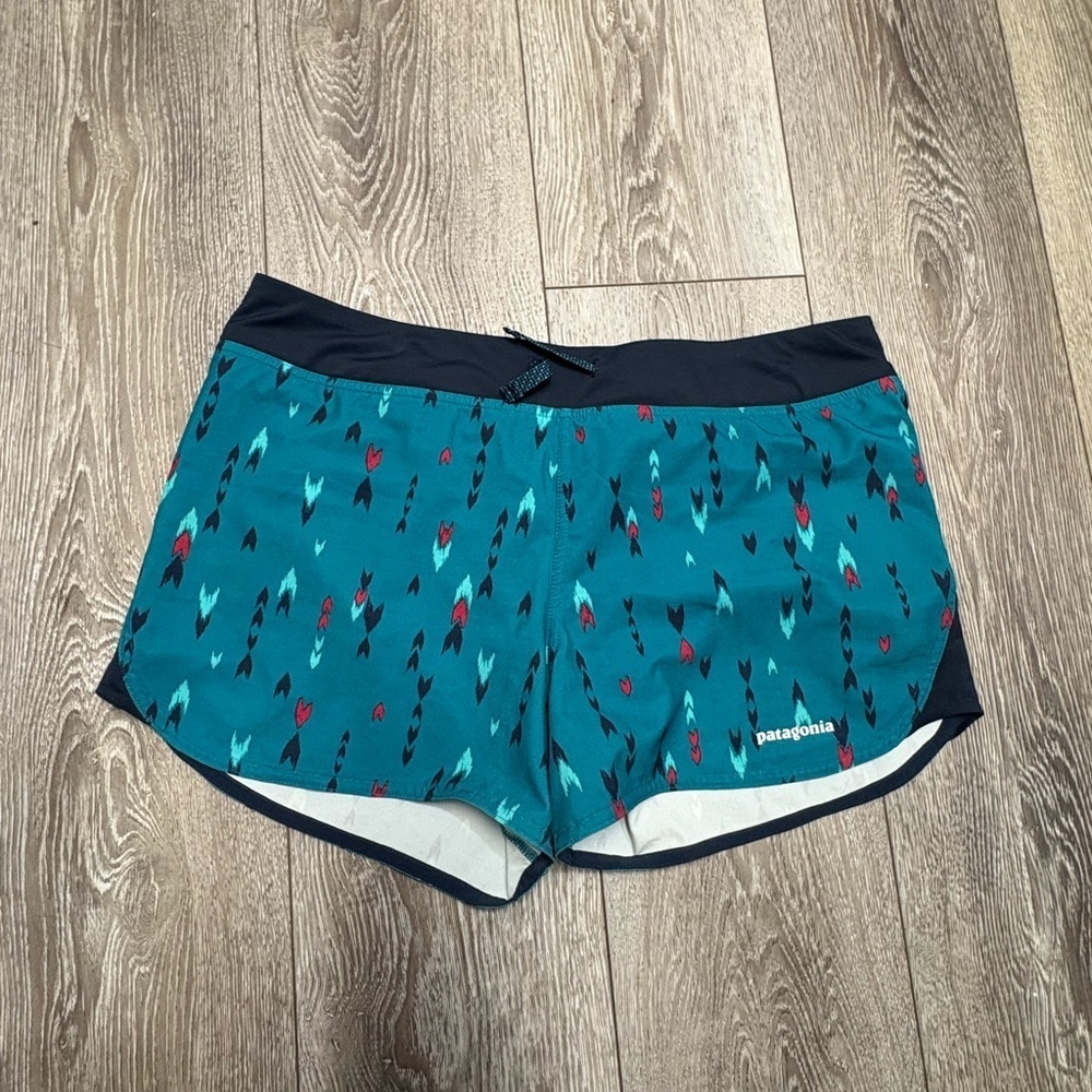 Patagonia Teal and Black Arrow Print Shorts